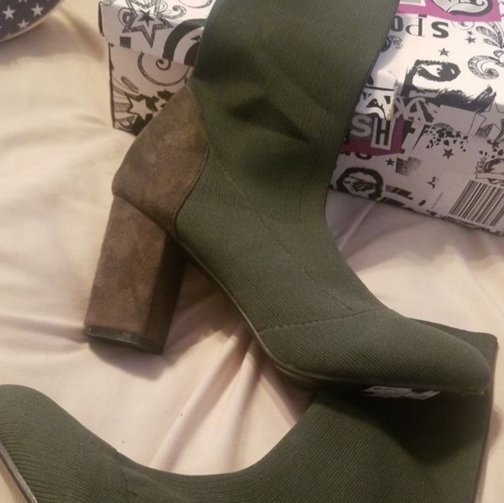 Booties - Picture 3 of 4